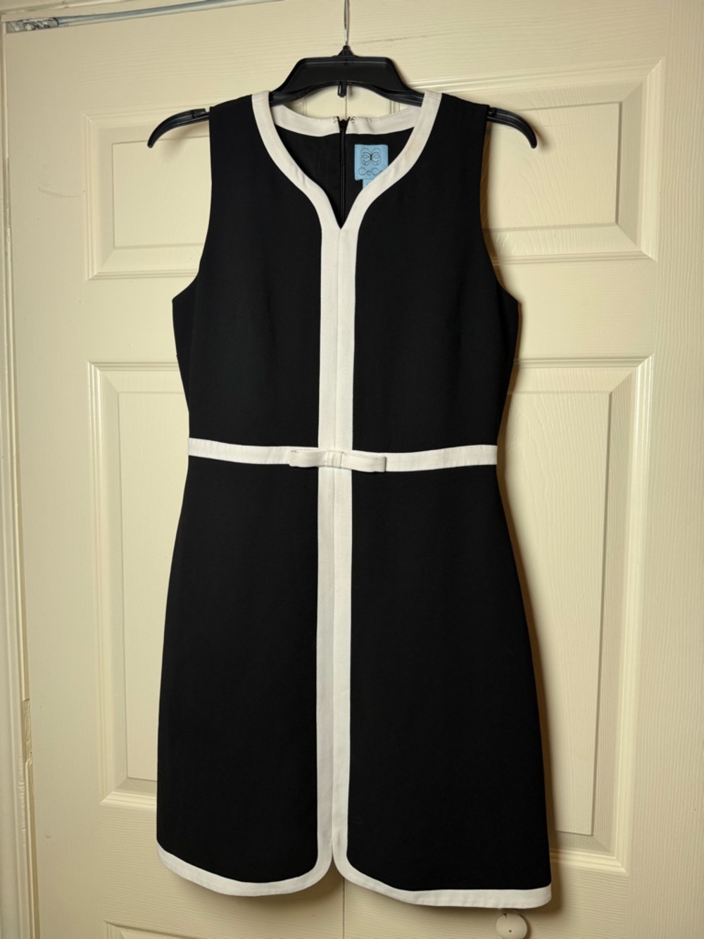 CeCe Sleeveless Color blocked Sheath Dress